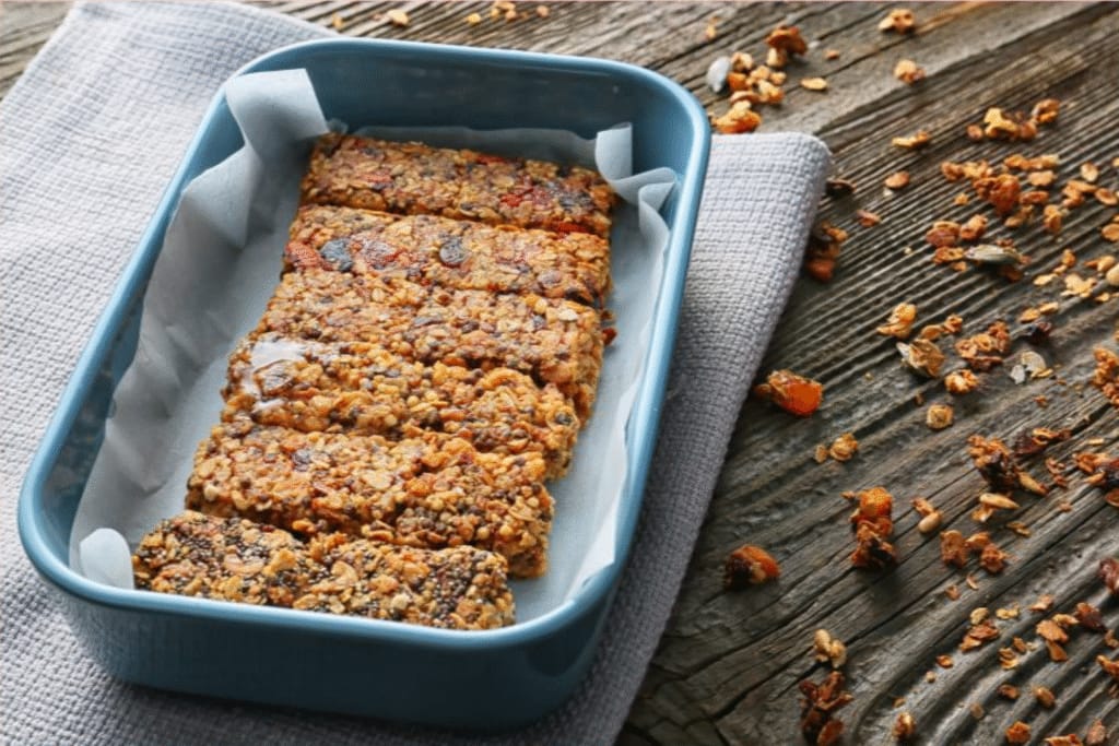 Nut and dairy-free muesli bars